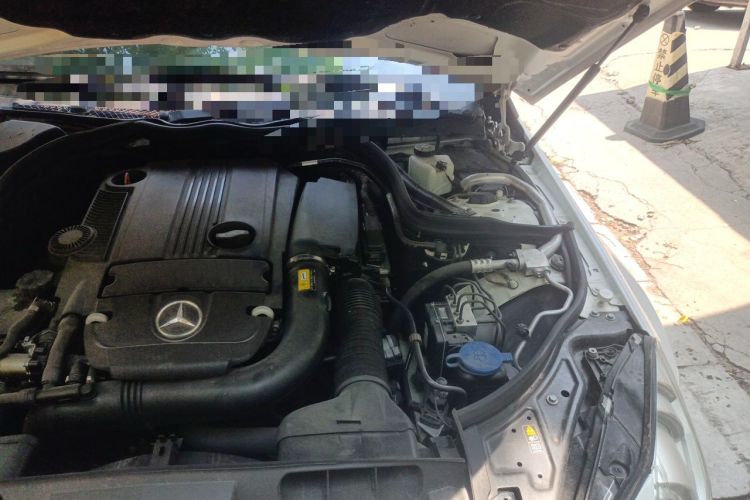 Used Mercedes-Benz E-Class 2012 E 260 CGI Coupe Engine Bay Left
