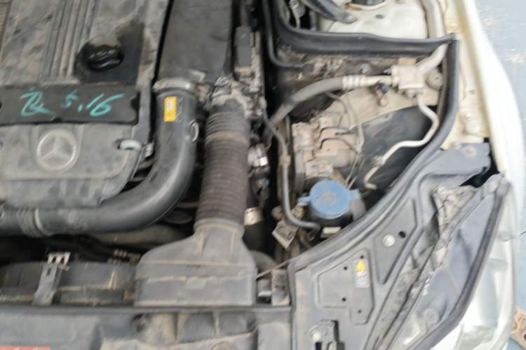 Used Mercedes-Benz E-Class 2012 E 200 CGI Coupe Engine Bay Left
