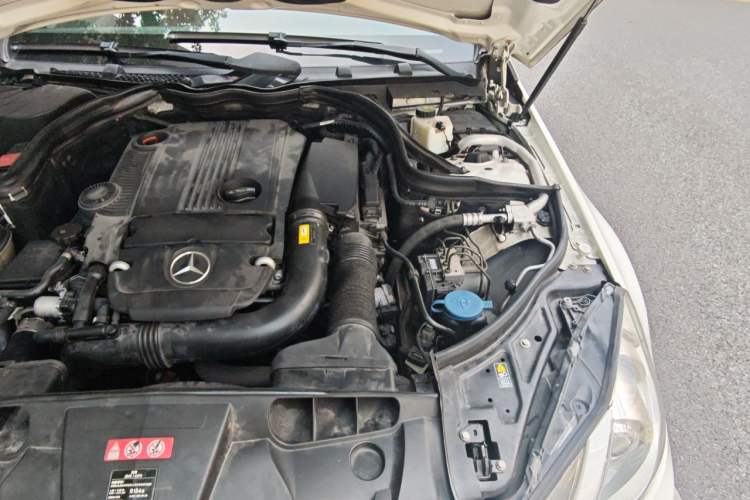 Used Mercedes-Benz E-Class 2012 E 260 CGI Coupe Engine Bay Left