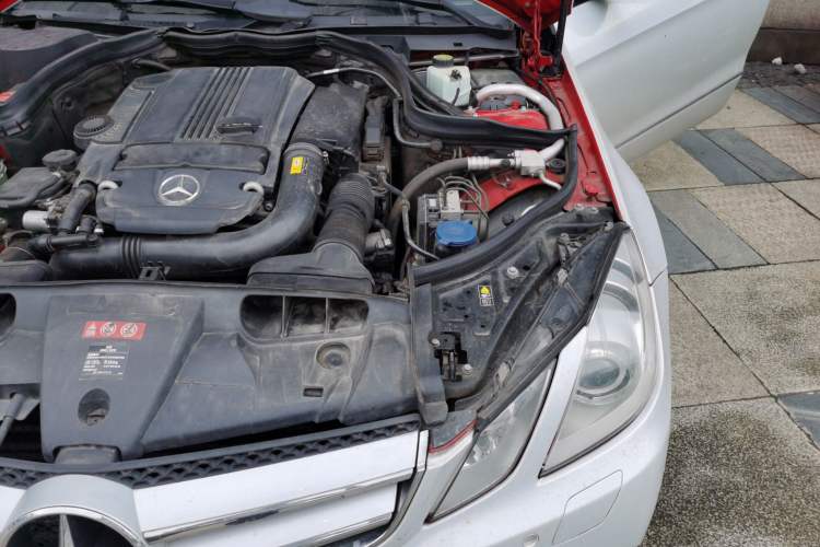 Used Mercedes-Benz E-Class 2012 E 260 CGI Coupe Engine Bay Left