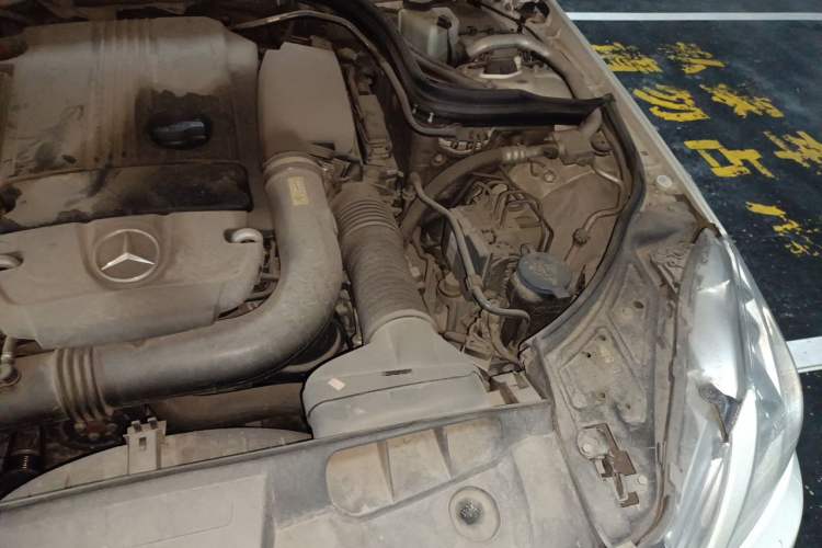 Used Mercedes-Benz E-Class 2012 E 200 CGI Coupe Engine Bay Left