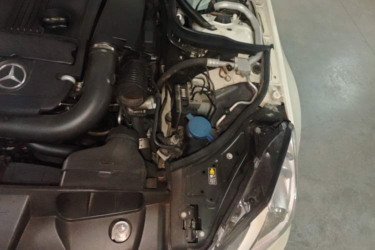 Used Mercedes-Benz E-Class 2012 E 200 CGI Coupe Engine Bay Left