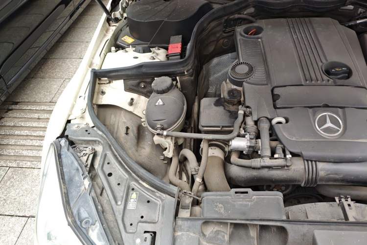 Used Mercedes-Benz E-Class 2012 E 200 CGI Coupe Engine Bay Right