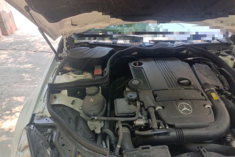 Used Mercedes-Benz E-Class 2012 E 260 CGI Coupe Engine Bay Right