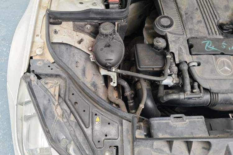 Used Mercedes-Benz E-Class 2012 E 200 CGI Coupe Engine Bay Right