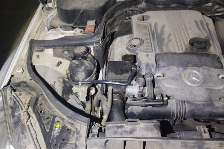 Used Mercedes-Benz E-Class 2012 E 200 CGI Coupe Engine Bay Right
