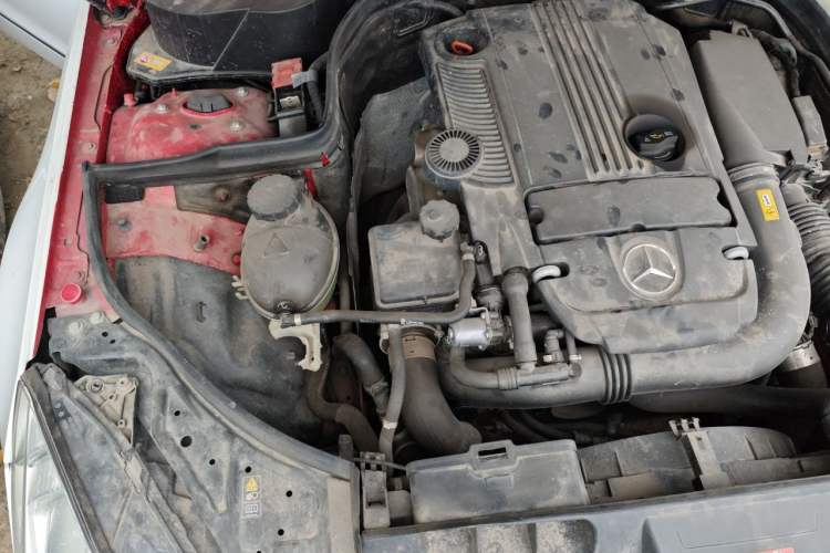 Used Mercedes-Benz E-Class 2012 E 260 CGI Coupe Engine Bay Right