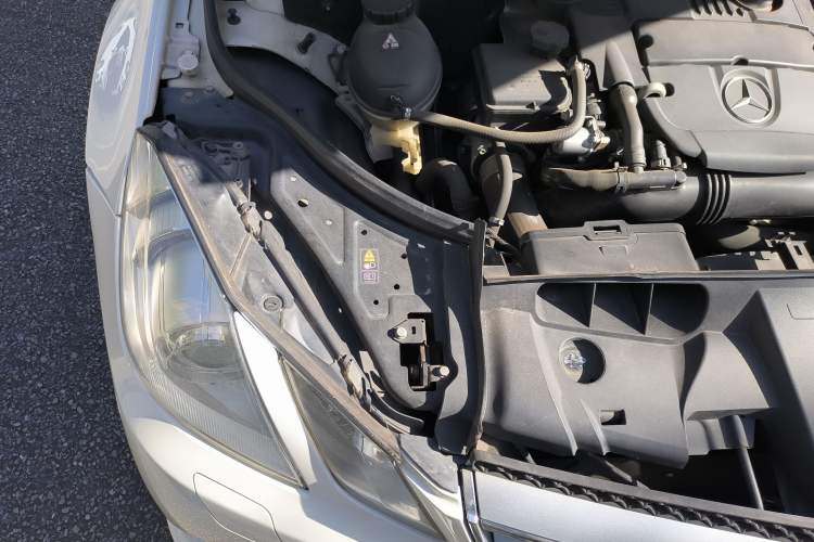 Used Mercedes-Benz E-Class 2012 E 260 CGI Convertible Engine Bay Right