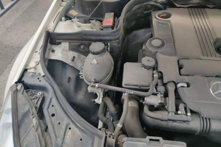 Used Mercedes-Benz E-Class 2012 E 200 CGI Coupe Engine Bay Right