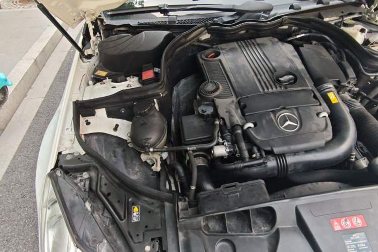 Used Mercedes-Benz E-Class 2012 E 260 CGI Coupe Engine Bay Right