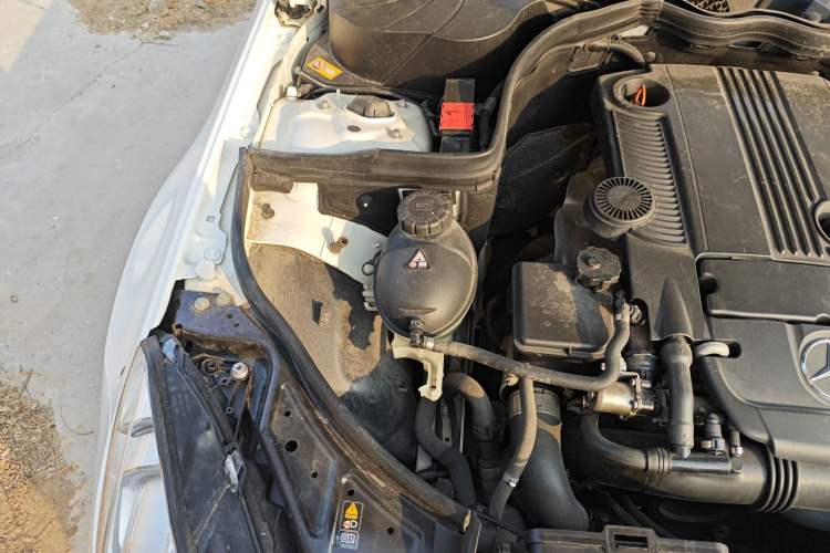 Used Mercedes-Benz E-Class 2012 E 260 CGI Coupe Engine Bay Right