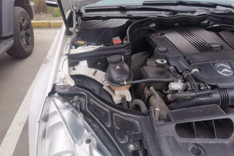 Used Mercedes-Benz E-Class 2012 E 200 CGI Coupe Engine Bay Right