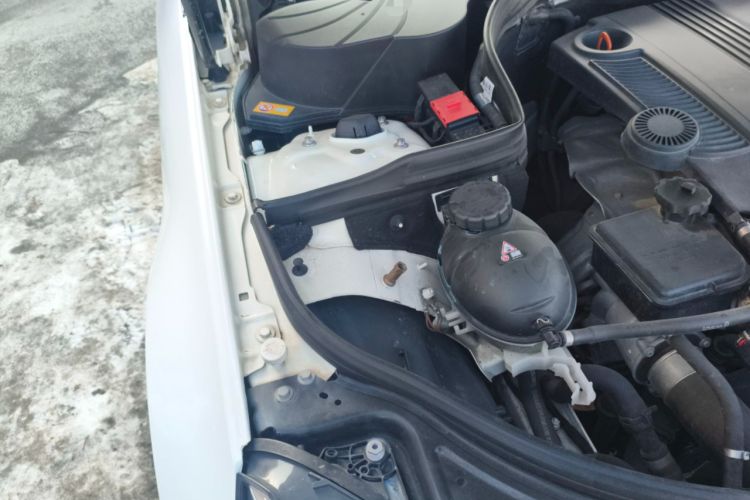 Used Mercedes-Benz E-Class 2012 E 200 CGI Coupe Engine Bay Right