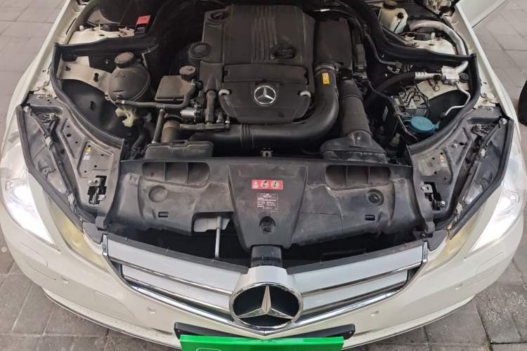 Used Mercedes-Benz E-Class 2012 E 260 CGI Coupe Engine Bay