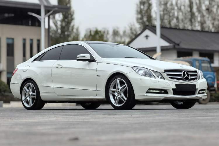 Used Mercedes-Benz E-Class 2012 E 260 CGI Coupe Front Right 45 Deg