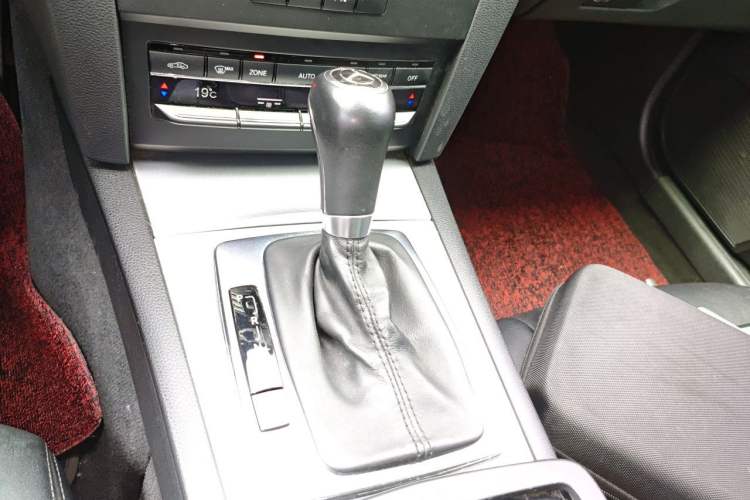 Used Mercedes-Benz E-Class 2012 E 200 CGI Coupe Gear Lever