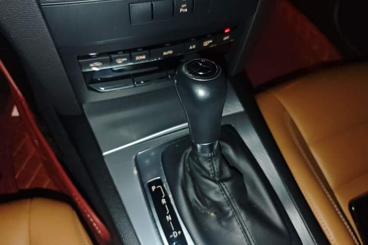 Used Mercedes-Benz E-Class 2012 E 200 CGI Coupe Gear Lever