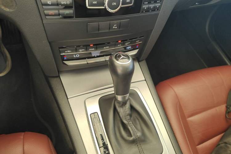 Used Mercedes-Benz E-Class 2012 E 200 CGI Coupe Gear Lever