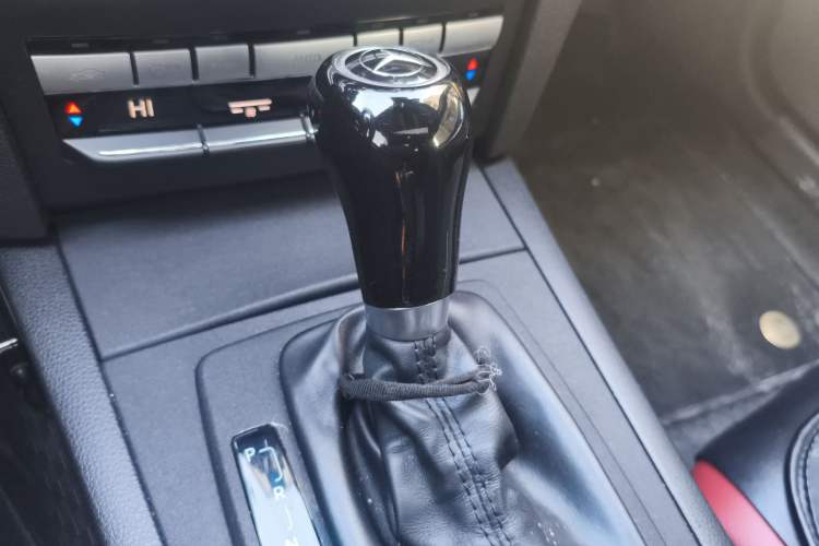 Used Mercedes-Benz E-Class 2012 E 200 CGI Coupe Gear Lever