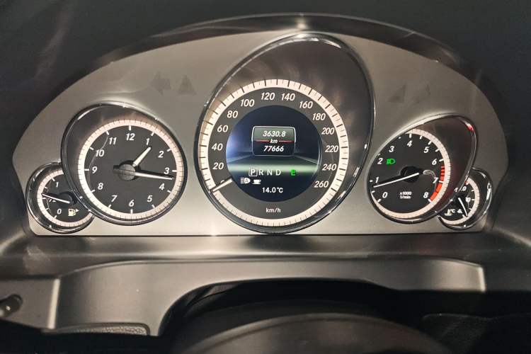 Used Mercedes-Benz E-Class 2012 E 200 CGI Coupe Instrument Cluster