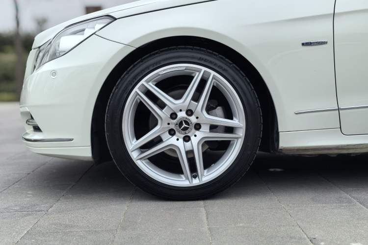 Used Mercedes-Benz E-Class 2012 E 260 CGI Coupe Left Front Wheel Hub