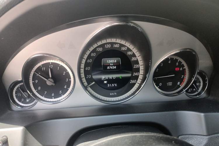 Used Mercedes-Benz E-Class 2012 E 260 CGI Coupe Odometer Close Up