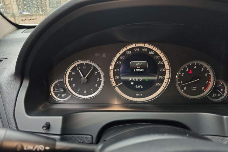 Used Mercedes-Benz E-Class 2012 E 200 CGI Coupe Odometer Close Up