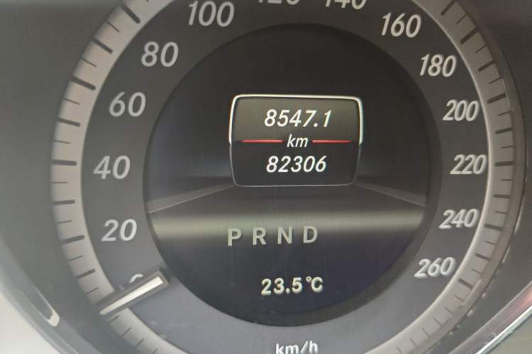 Used Mercedes-Benz E-Class 2012 E 260 CGI Coupe Odometer Close Up