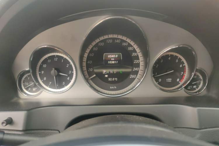 Used Mercedes-Benz E-Class 2012 E 200 CGI Coupe Odometer Close Up