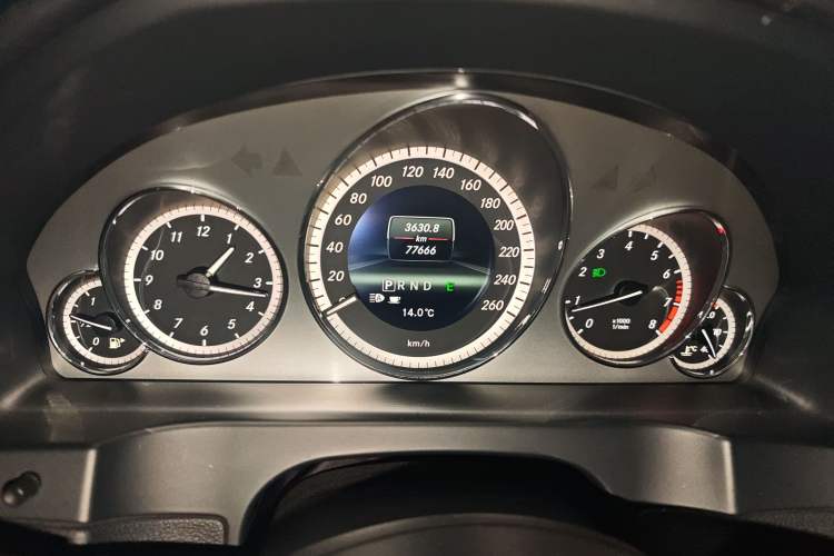 Used Mercedes-Benz E-Class 2012 E 200 CGI Coupe Odometer Close Up