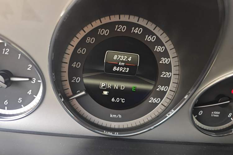 Used Mercedes-Benz E-Class 2012 E 260 CGI Coupe Odometer Close Up