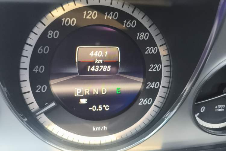 Used Mercedes-Benz E-Class 2012 E 200 CGI Coupe Odometer Close Up