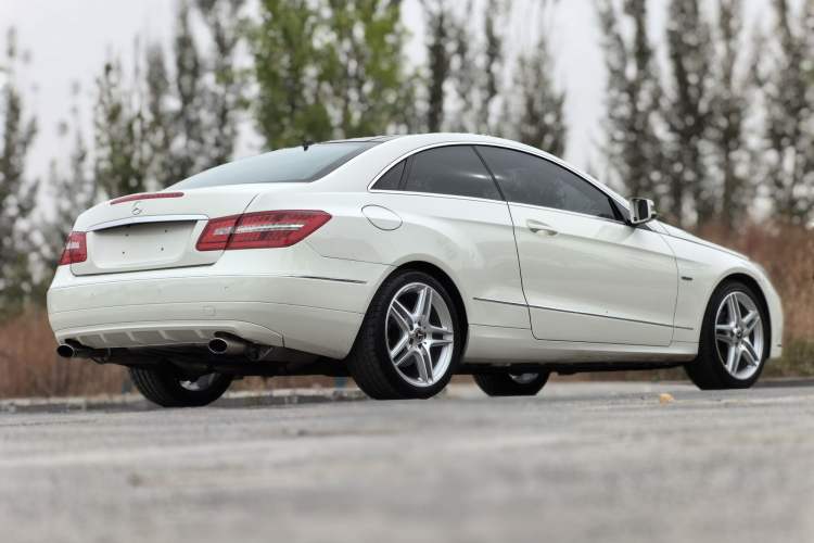 Used Mercedes-Benz E-Class 2012 E 260 CGI Coupe Rear Right 45 Deg