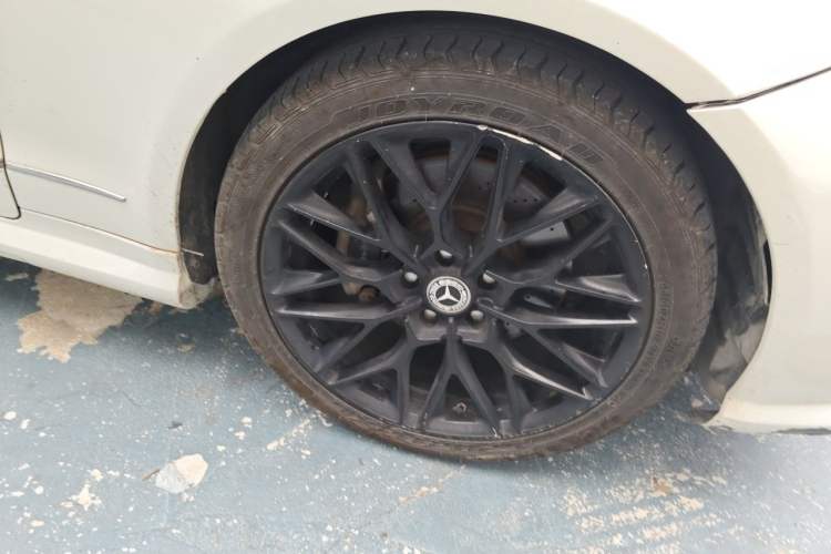 Used Mercedes-Benz E-Class 2012 E 200 CGI Coupe Right Front Wheel Hub