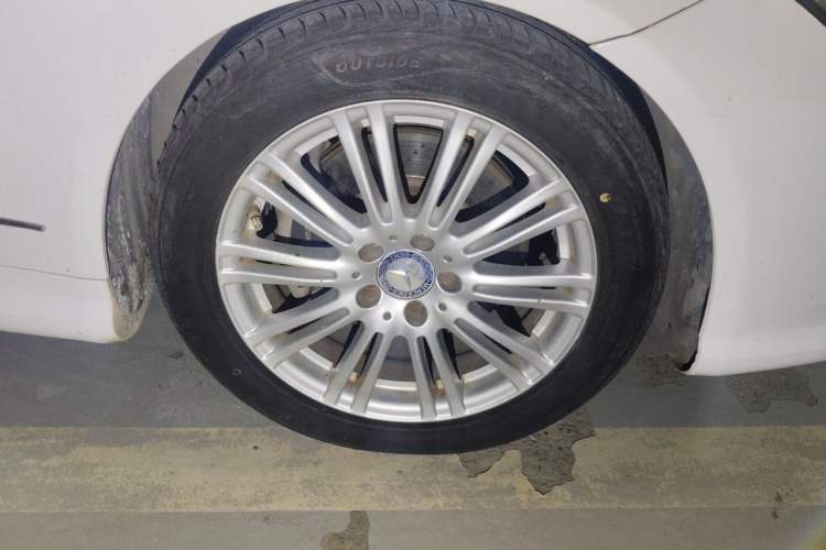 Used Mercedes-Benz E-Class 2012 E 200 CGI Coupe Right Front Wheel Hub