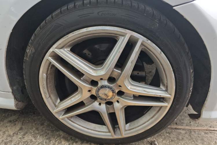 Used Mercedes-Benz E-Class 2012 E 260 CGI Coupe Right Front Wheel Hub