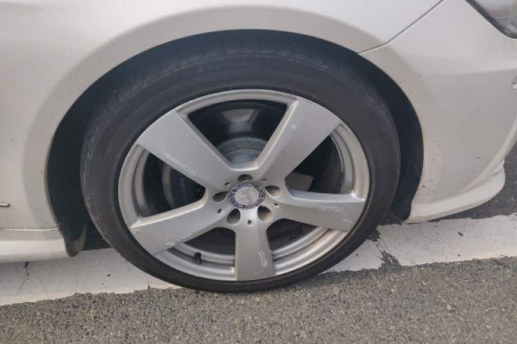 Used Mercedes-Benz E-Class 2012 E 200 CGI Coupe Right Front Wheel Hub