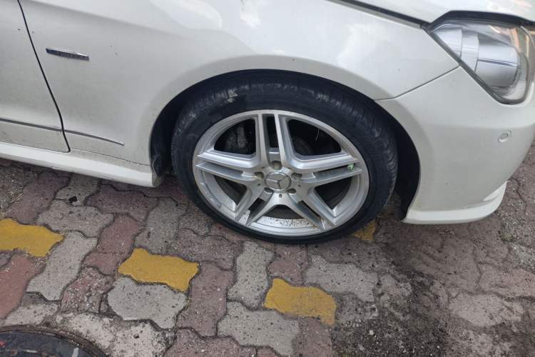 Used Mercedes-Benz E-Class 2012 E 260 CGI Coupe Right Front Wheel Hub