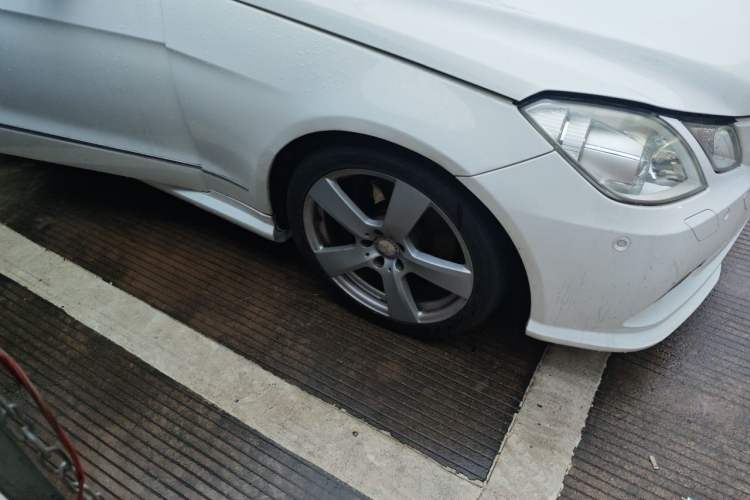 Used Mercedes-Benz E-Class 2012 E 200 CGI Coupe Right Front Wheel Hub