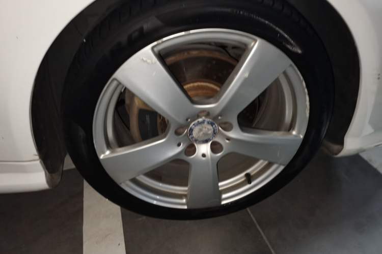 Used Mercedes-Benz E-Class 2012 E 200 CGI Coupe Right Front Wheel Hub