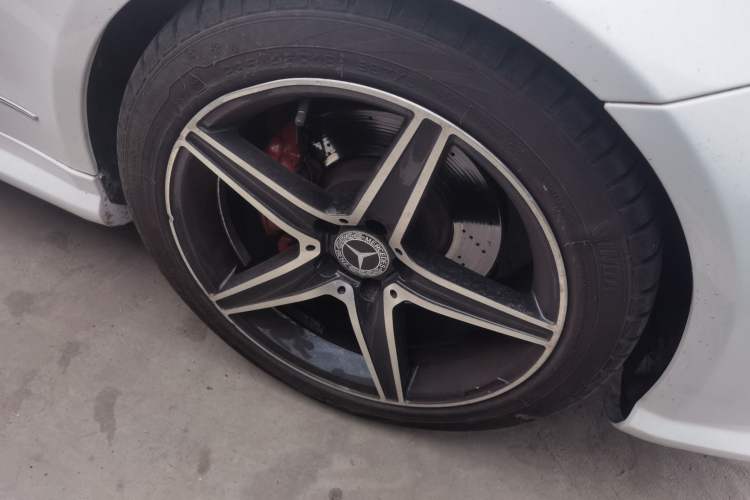 Used Mercedes-Benz E-Class 2012 E 200 CGI Coupe Right Front Wheel Hub