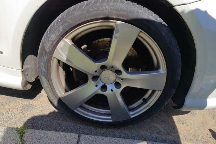 Used Mercedes-Benz E-Class 2012 E 200 CGI Coupe Right Front Wheel Hub