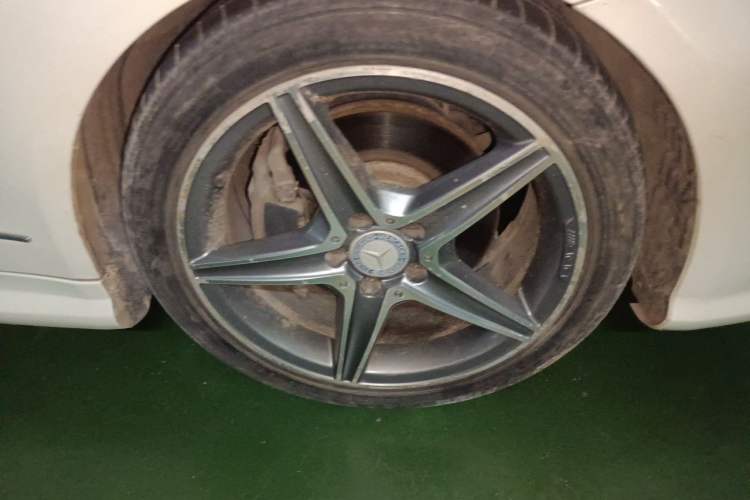 Used Mercedes-Benz E-Class 2012 E 200 CGI Coupe Right Front Wheel Hub