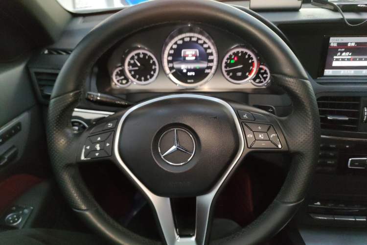 Used Mercedes-Benz E-Class 2012 E 200 CGI Coupe Steering Wheel