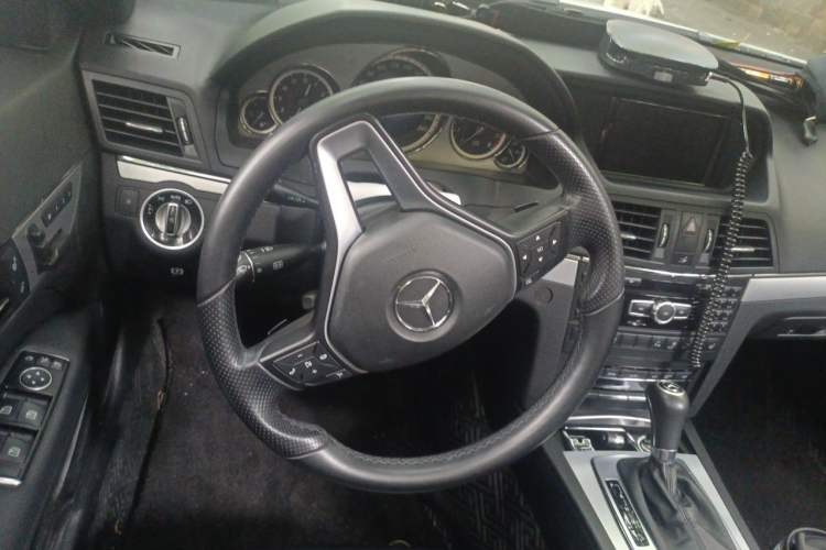 Used Mercedes-Benz E-Class 2012 E 260 CGI Convertible Steering Wheel