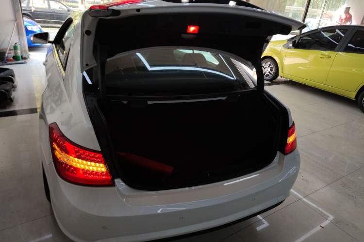 Used Mercedes-Benz E-Class 2012 E 200 CGI Coupe Trunk