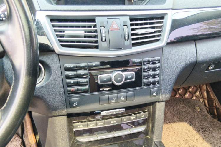 Used Mercedes-Benz E-Class 2013 E 260 L CGI Stylish Model Audio And AC Panel