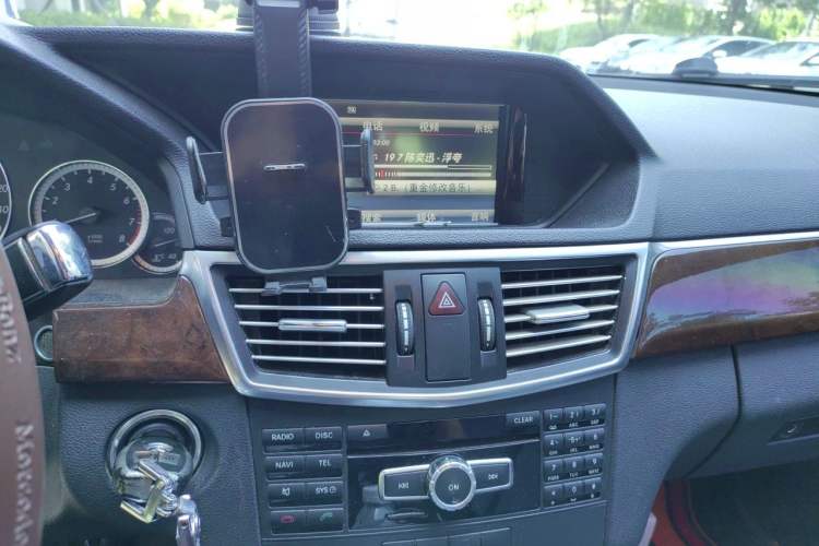 Used Mercedes-Benz E-Class 2013 E 260 L CGI Elegant Model Audio And AC Panel