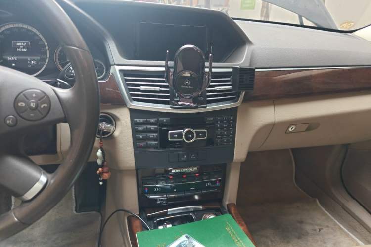 Used Mercedes-Benz E-Class 2013 E 260 L CGI Elegant Model Audio And AC Panel