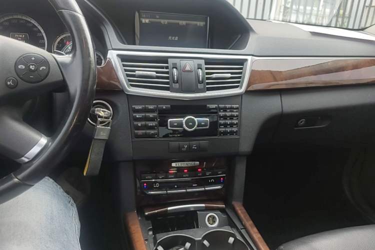 Used Mercedes-Benz E-Class 2013 E 260 L CGI Elegant Model Audio And AC Panel